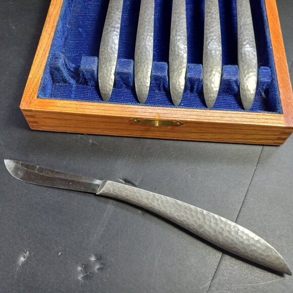 MCM Steak Knives Set of 6 Arts & Crafts Hasakui Inami Japan Hand Hammered Handle - Picture 5 of 15